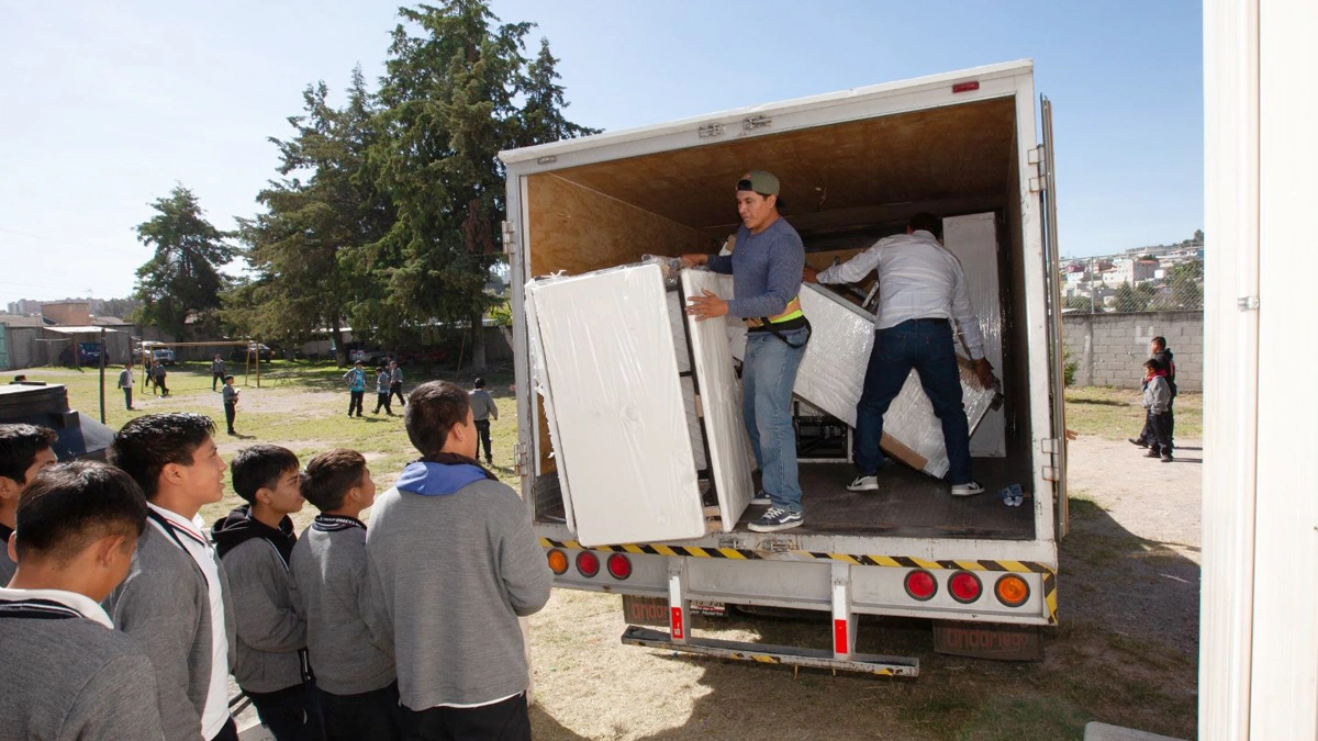 Boletín de prensa 011. REALIZA SMDIF ENTREGA DE MOBILIARIO PARA EL REEQUIPAMIENTO DE DESAYUNADORES