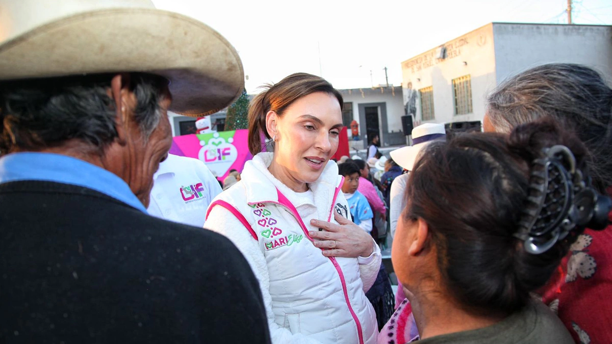 Boletín de prensa 034. VISITA SMDIF JUNTAS AUXILIARES DE CANOA Y LA RESURRECCIÓN POR FESTEJOS NAVIDEÑOS