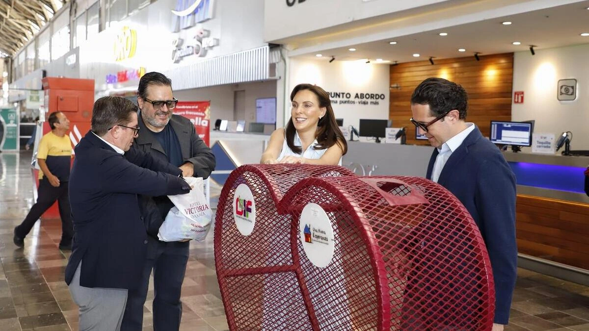 Boletín de prensa 138. SE COMPROMETEN MARIELISE BUDIB Y ESTRELLA ROJA POR LAS NIÑAS Y NIÑOS CON CÁNCER EN PUEBLA