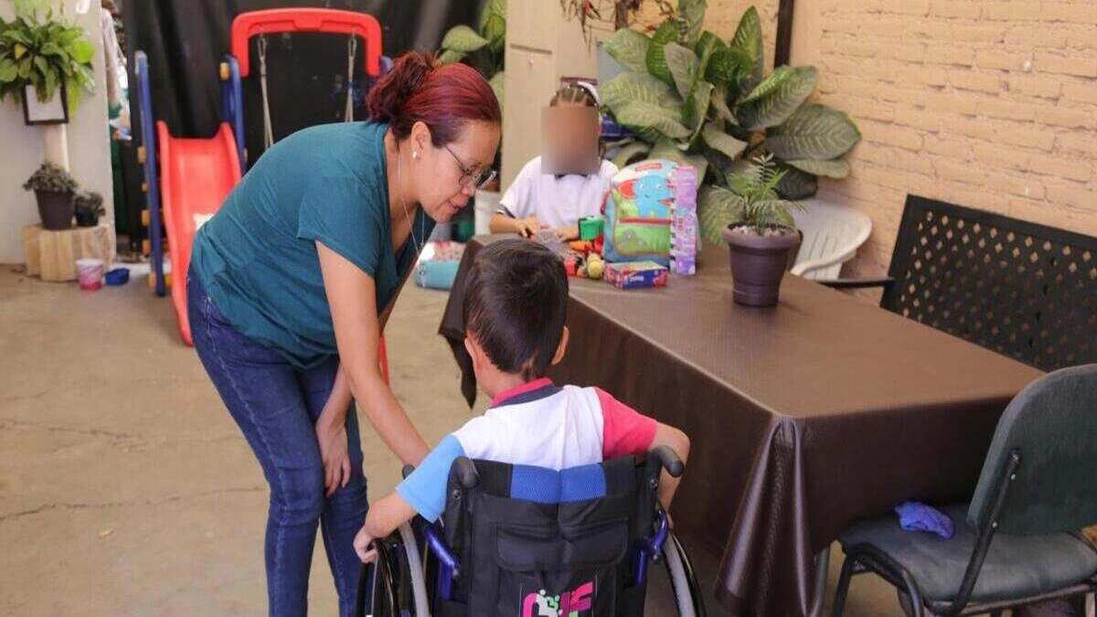 Boletín de prensa 170. MEJORA DIF PUEBLA CAPITAL CALIDAD DE VIDA DE MATÍAS, UN MENOR CON HIDROCEFALIA