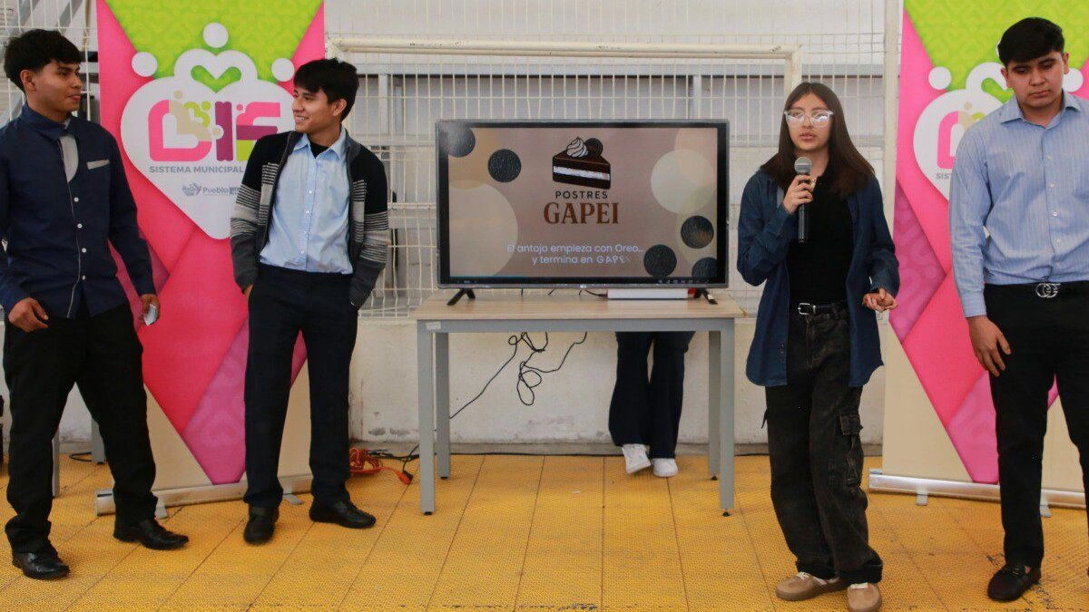 Boletín de prensa 182. FOMENTA DIF PUEBLA CAPITAL EL EMPRENDIMIENTO EN LOS ESTUDIANTES DE LA PREPARATORIA HÍBRIDA