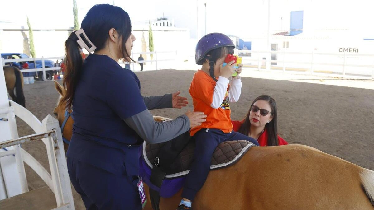 Boletín de prensa 200. FIRMA SMDIF CONVENIO DE COLABORACIÓN CON TERAPIAS ECUESTRES MÉXICO