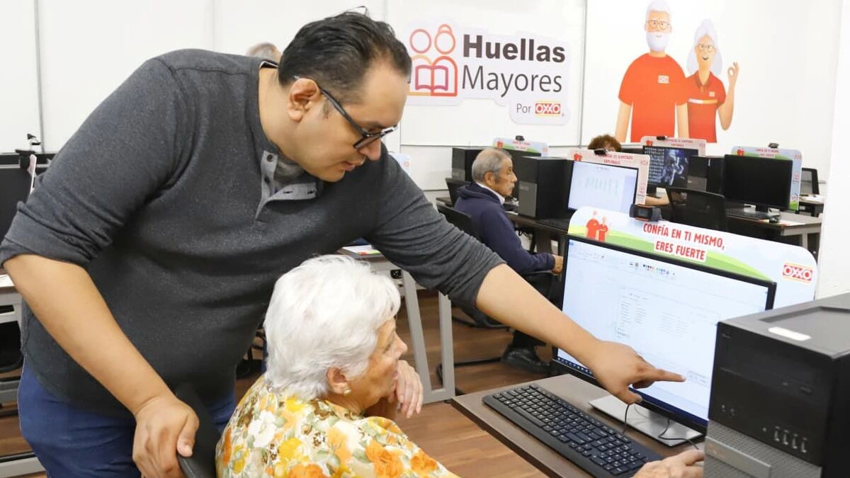 Boletín de prensa 201. ABRE DIF PUEBLA CAPITAL TALLER DE COMPUTACIÓN PARA PERSONAS ADULTAS MAYORES