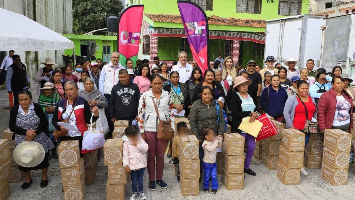 Boletín de prensa 202. ENTREGA PEPE CHEDRAUI APOYOS ALIMENTARIOS EN SAN ANDRÉS AZUMIATLA