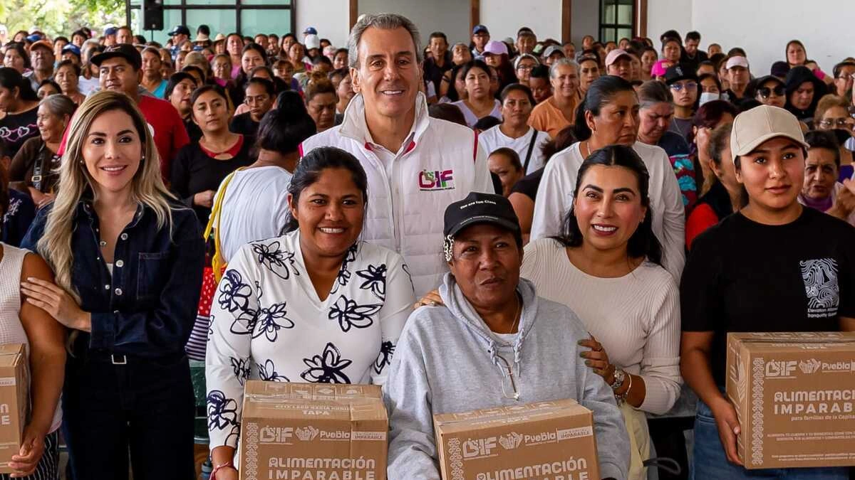 Boletín de prensa 206. ENTREGA PEPE CHEDRAUI A TRAVÉS DEL SMDIF MÁS DE MIL DESPENSAS EN LA GUADALUPANA