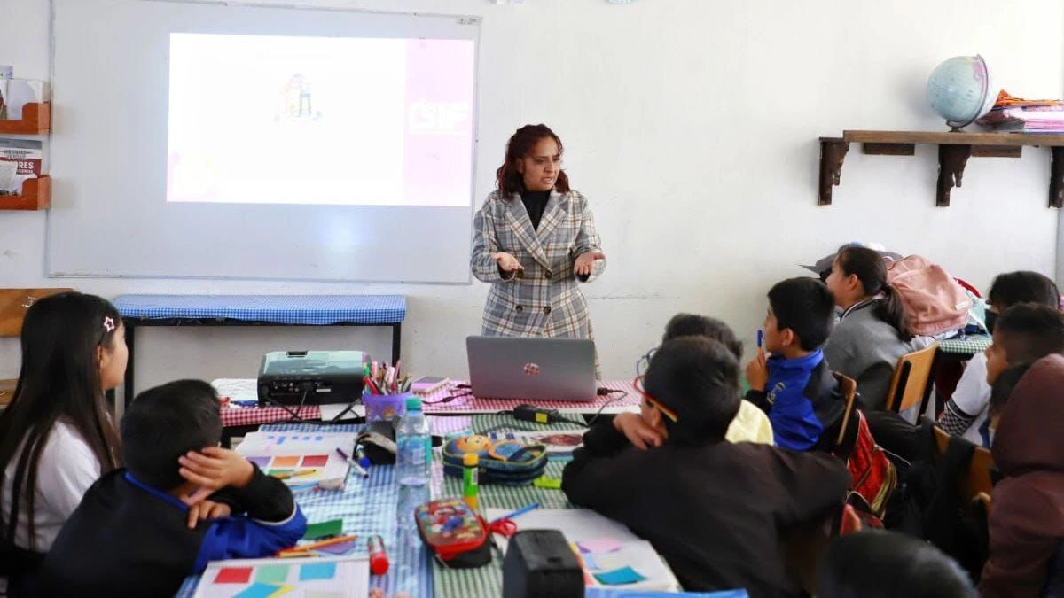 Boletín de prensa 224. DIF PUEBLA CAPITAL FAVORECE LAS RELACIONES INTERPERSONALES EN LOS ESTUDIANTES CON TALLERES SOBRE RESPETO Y TOLERANCIA