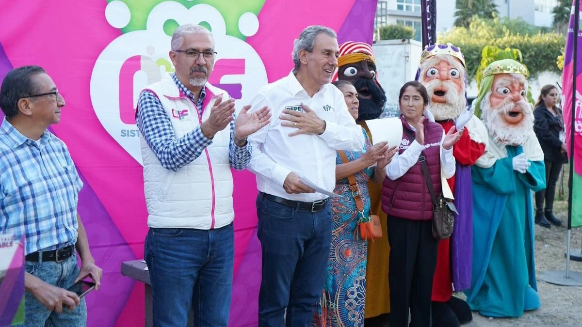 Boletín de prensa 248. ENTREGA PEPE CHEDRAUI JUGUETES A NIÑAS Y NIÑOS DE SAN ANDRÉS AZUMIATLA Y LOS ÁNGELES MAYORAZGO