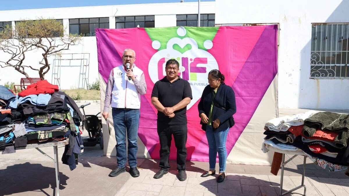 Boletín de prensa 264. ENTREGA SMDIF APOYOS DE LA CAMPAÑA “PUEBLA TE ABRIGA, DONA UNA CHAMARRA” EN SANTA MARÍA GUADALUPE TECOLA