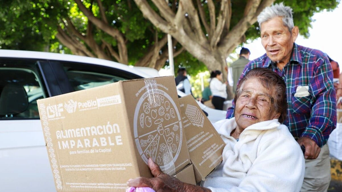 Pie de foto 033. PROGRAMA “ALIMENTACIÓN IMPARABLE” DEL DIF PUEBLA CAPITAL LLEGA A FAMILIAS DE LA U.H. LA MARGARITA