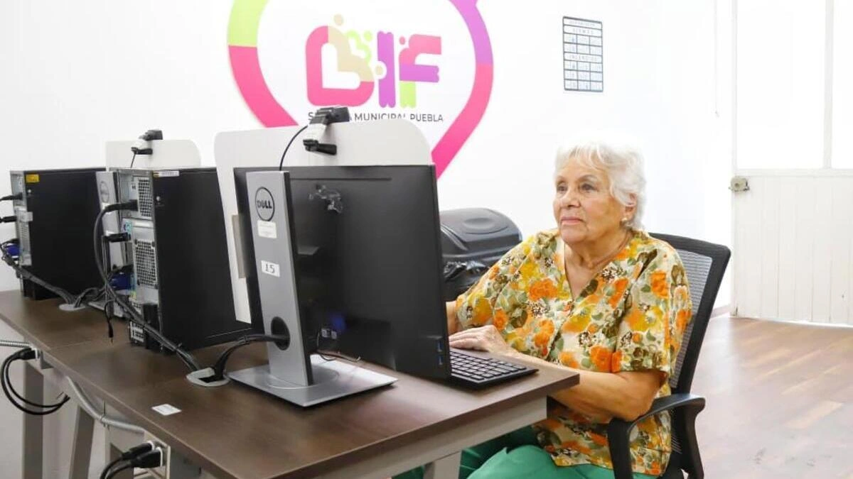 Pie de foto 043. DIF PUEBLA CAPITAL PROCURA BIENESTAR DE PERSONAS ADULTAS MAYORES