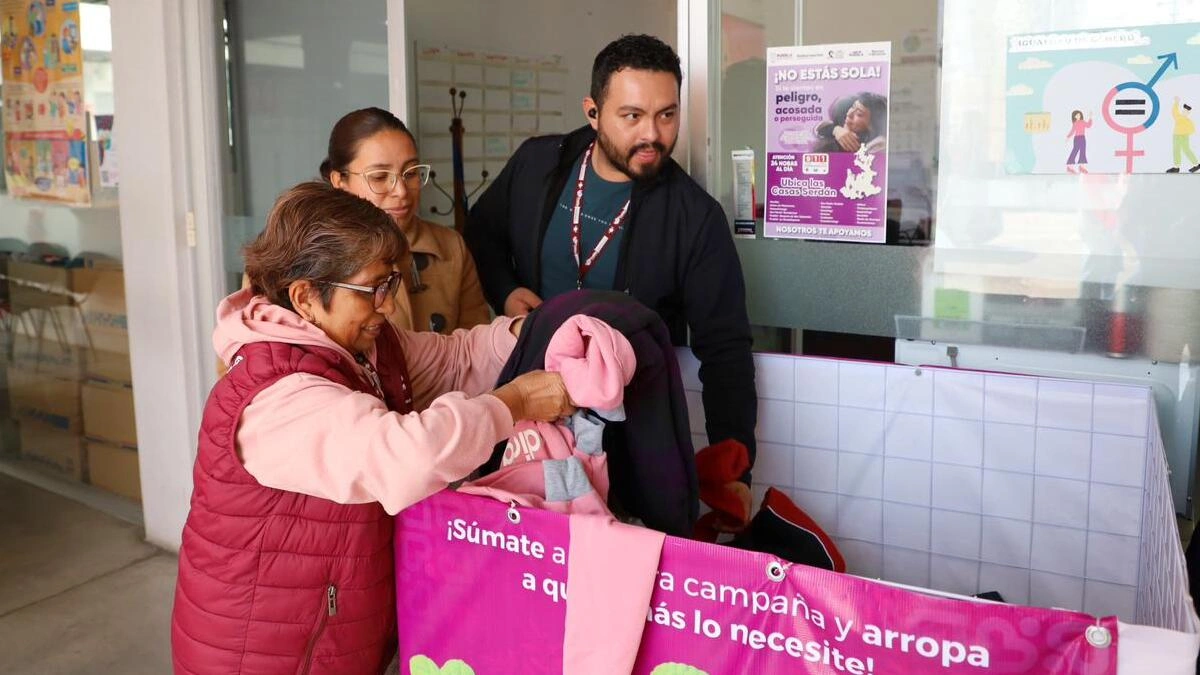 Pie de foto 045. EXHORTA CENTRO DE DÍA DEL DIF PUEBLA CAPITAL A SUMARSE A DONAR CHAMARRAS EN ESTA ÉPOCA INVERNAL