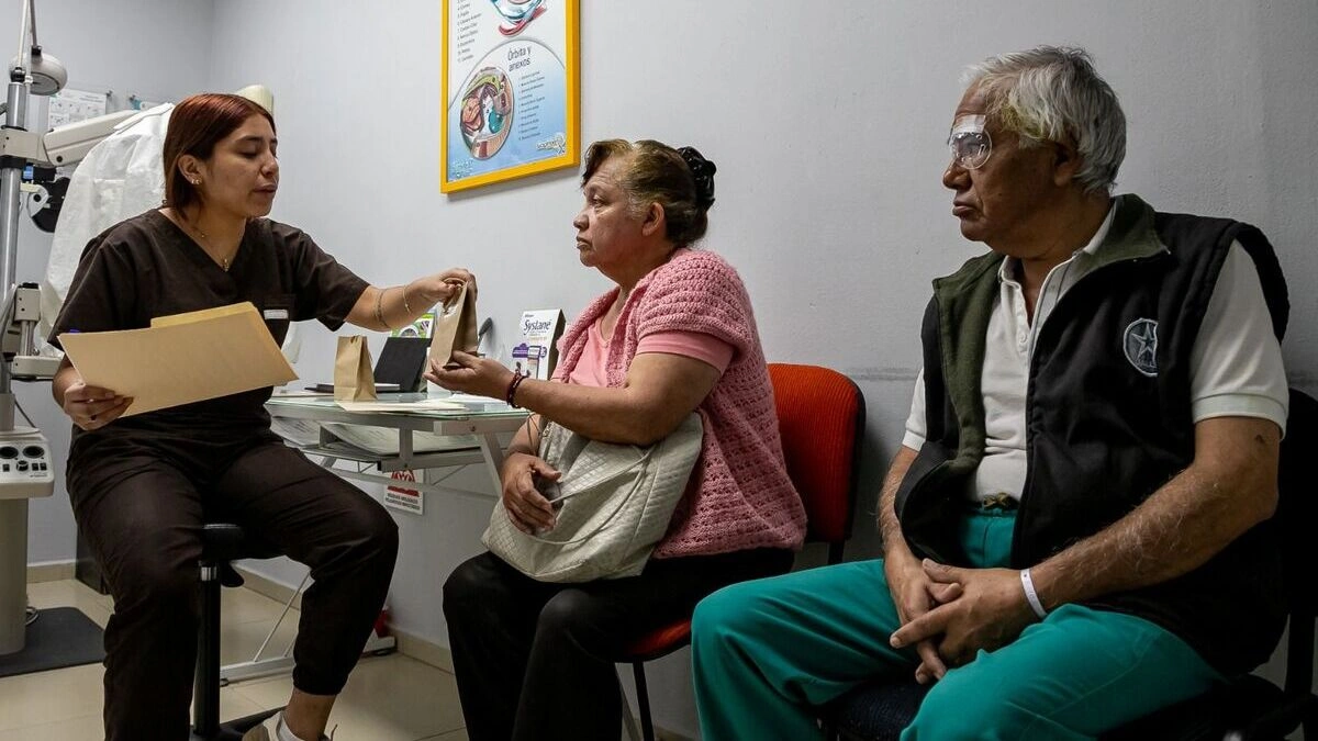 Pie de foto 055. JORNADA “ILUMINANDO MIRADAS” DEL DIF PUEBLA CAPITAL SUMA 29 CIRUGÍAS MÁS, EN UNA SEMANA