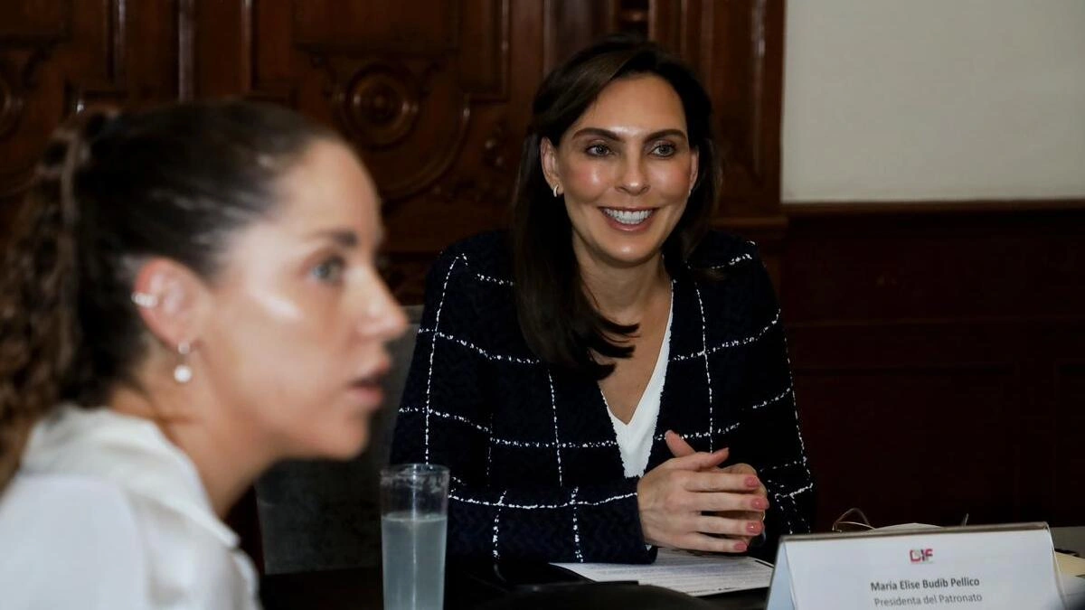Pie de foto 057. MARIELISE BUDIB SE REÚNE CON EL PATRONATO DEL SMDIF PARA DAR CONTINUIDAD AL COMPROMISO SOCIAL CON LAS FAMILIAS POBLANAS